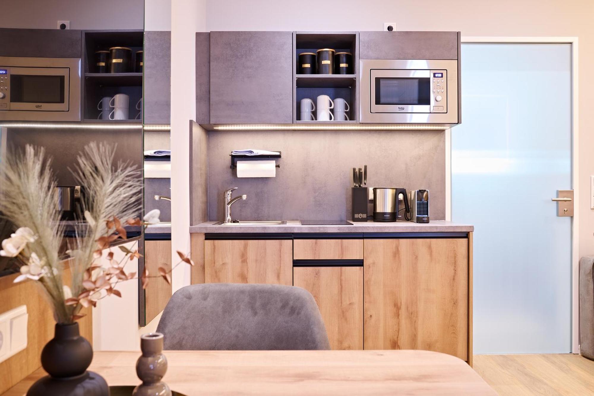 Xzllenz Traum Studio-Apartment, Frei-Parken, U-Bahn, Kueche Nuremberga Exterior foto